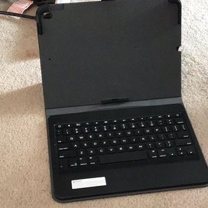 Never used zagg tablet case with keyboard